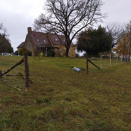 Chez Renou Et Prosperou Maison Typique Du Sarladait Saint-Genies エクステリア 写真