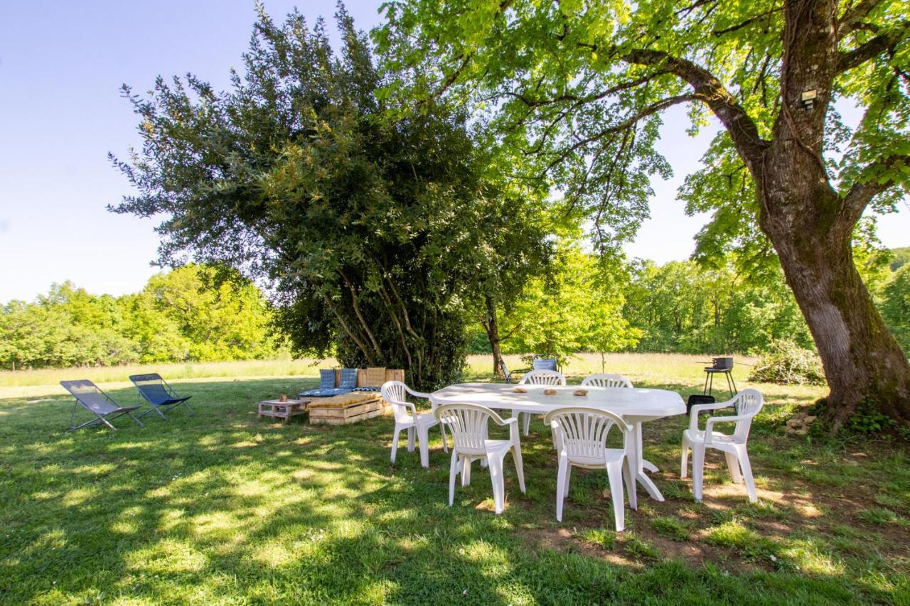 Chez Renou Et Prosperou Maison Typique Du Sarladait Saint-Genies エクステリア 写真